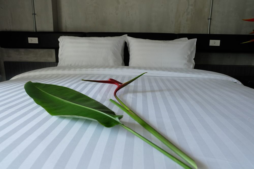 Dsure Hotel Phuket Patong Екстериор снимка