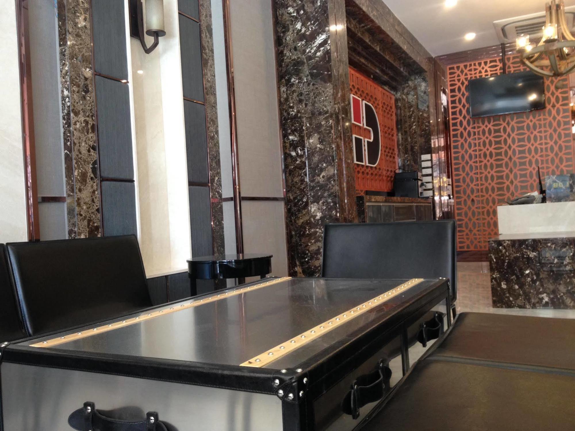Dsure Hotel Phuket Patong Екстериор снимка