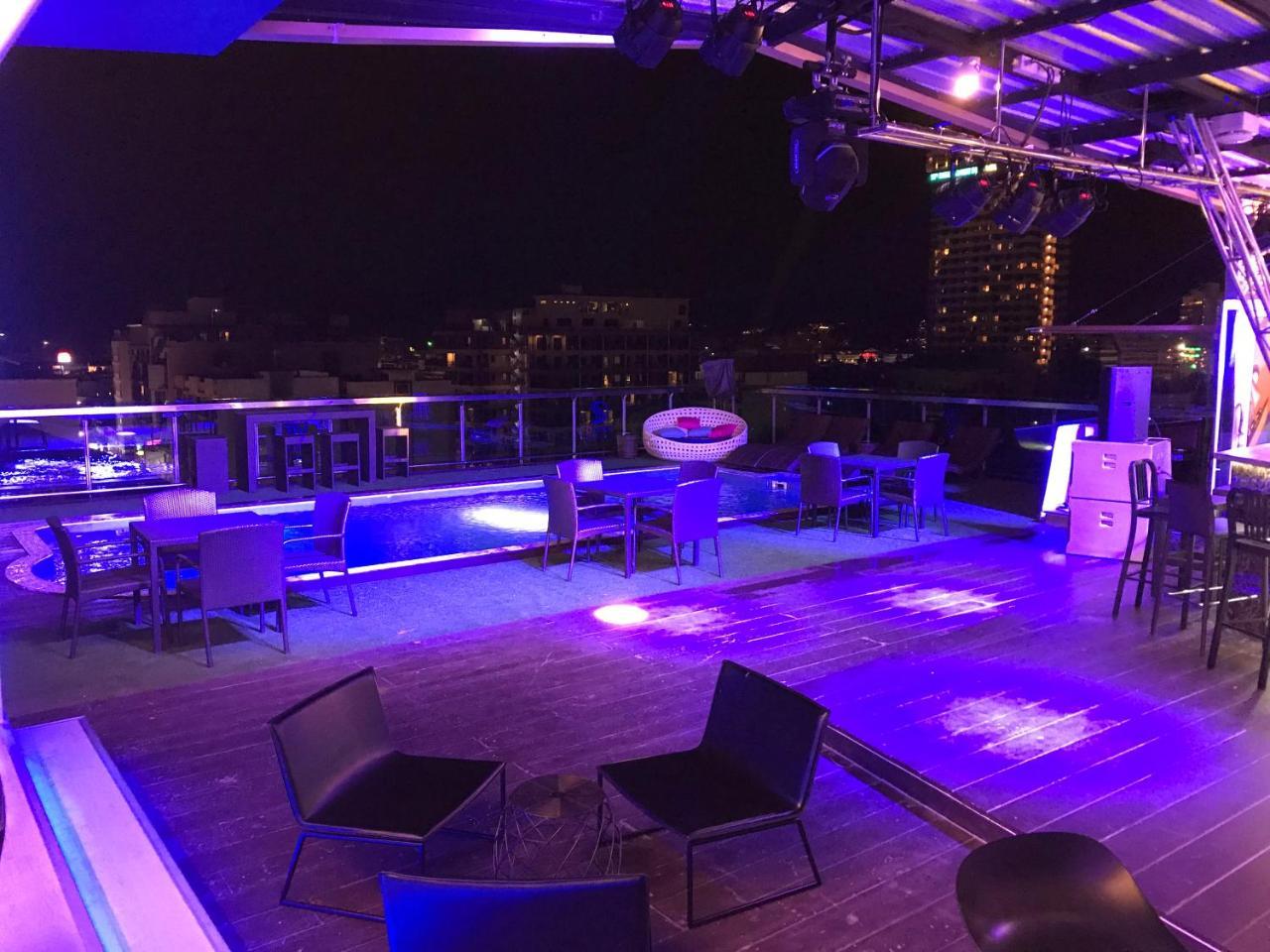 Dsure Hotel Phuket Patong Екстериор снимка